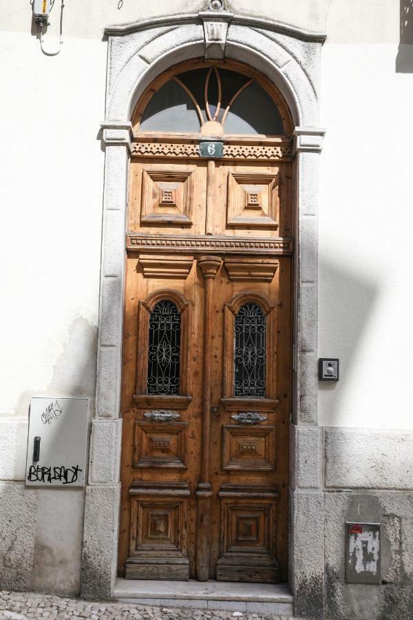 4 Bedroom Apartment On The City Center Lisbon Exterior photo